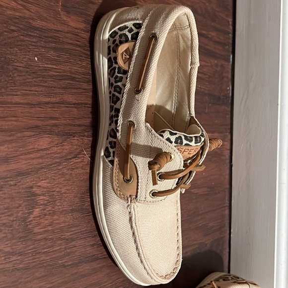 Sperry cheetah boat shoe size 8.5 (worn once) - Picture 2 of 3
